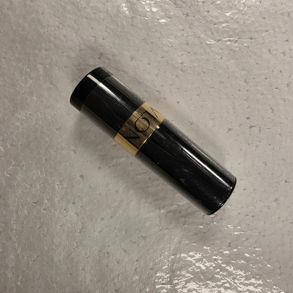 New (1) REVLON Super Lustrous Lipstick - 130 Rose Velvet Sealed